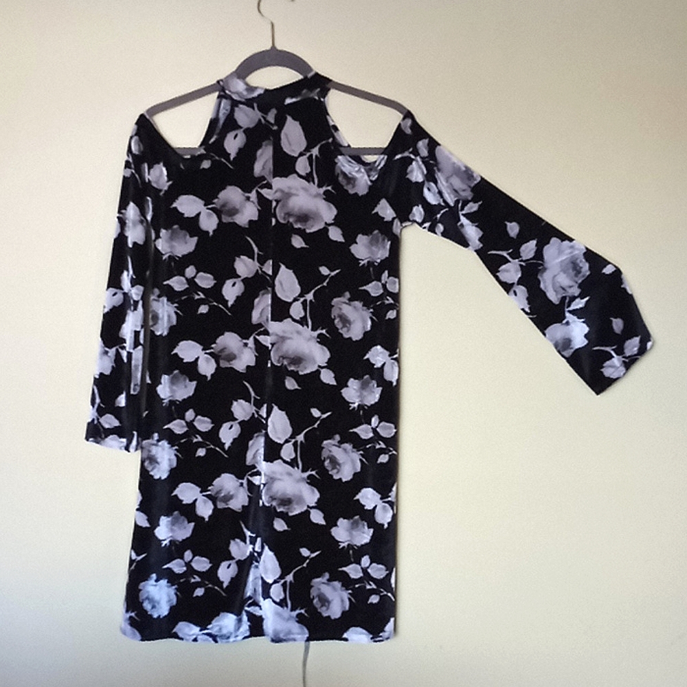 A-line cold shoulder velvet Dress